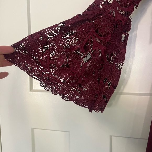 Laundry By Shelli Segal Red Sheath Dress with Bell Sleeves - Picture 3 of 9